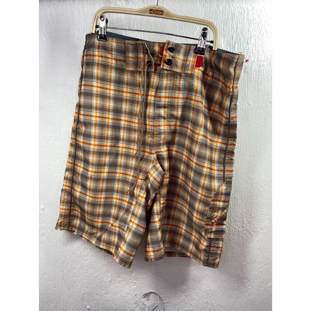 THE NORTH FACE MENS 32 PLAID BOARD SHORTS ORANGE